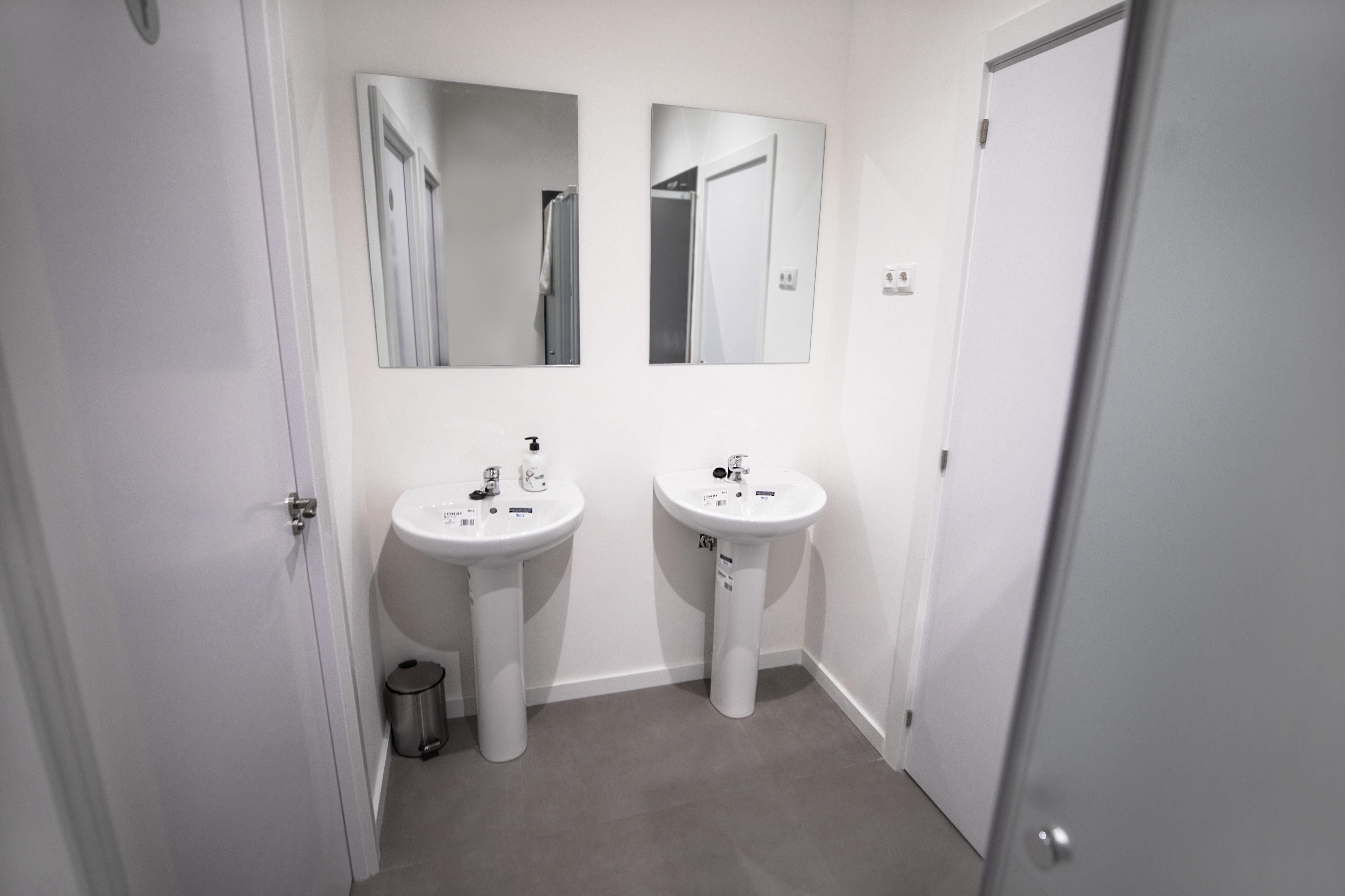 Hostel Myd La Latina Мадрид Екстериор снимка